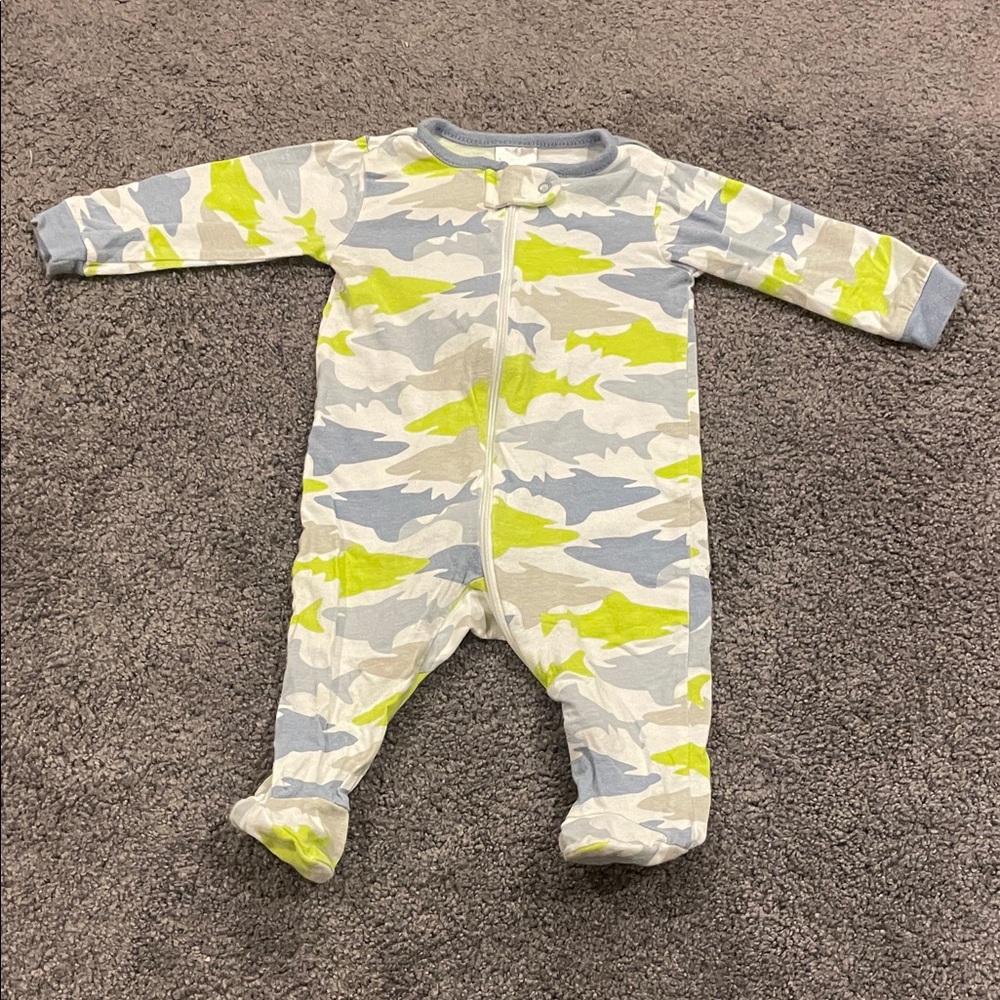 EUC Onesies Brand 0-3m camo shark footie pjs